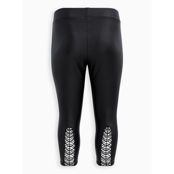 Torrid Crop Platinum Legging Coated Ponte Macrame Back Black Size 4 4X H14387 - Picture 10 of 11